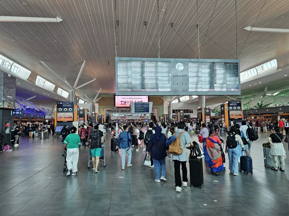 Banchi check-in, Terminal 2