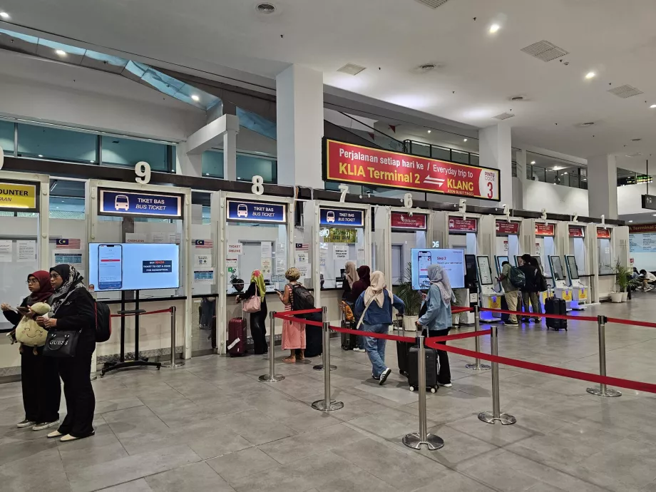 Biglietti per gli autobus a lunga percorrenza, Terminal 2