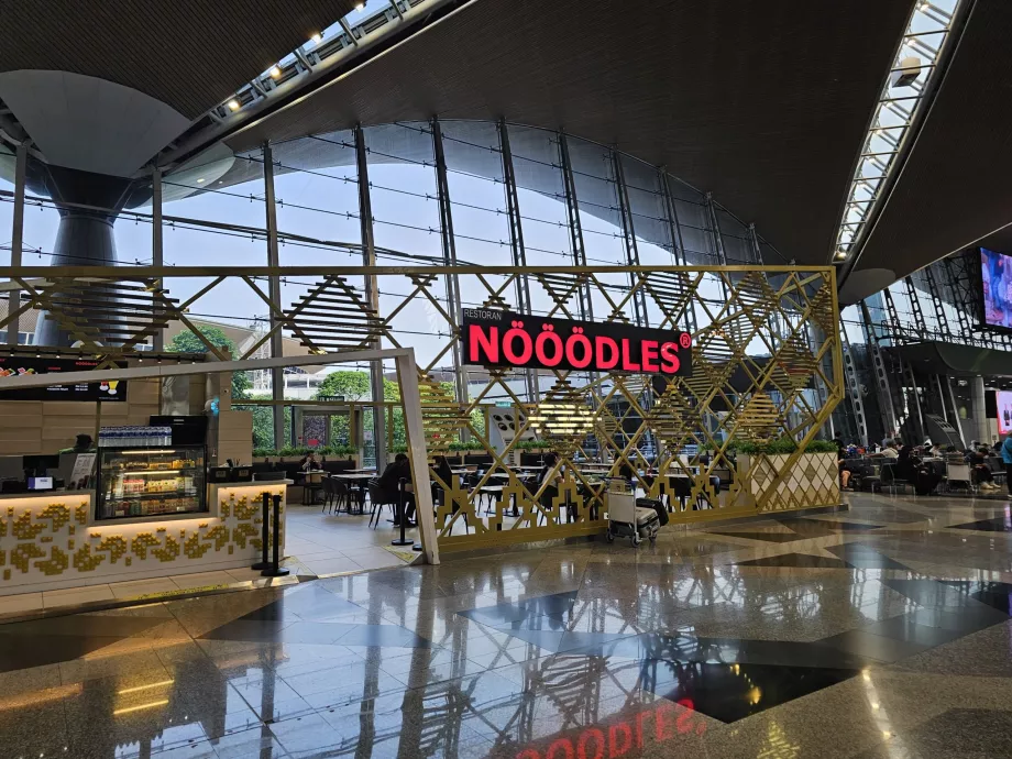 Ristorante Nööödles, area pubblica, Terminal 1
