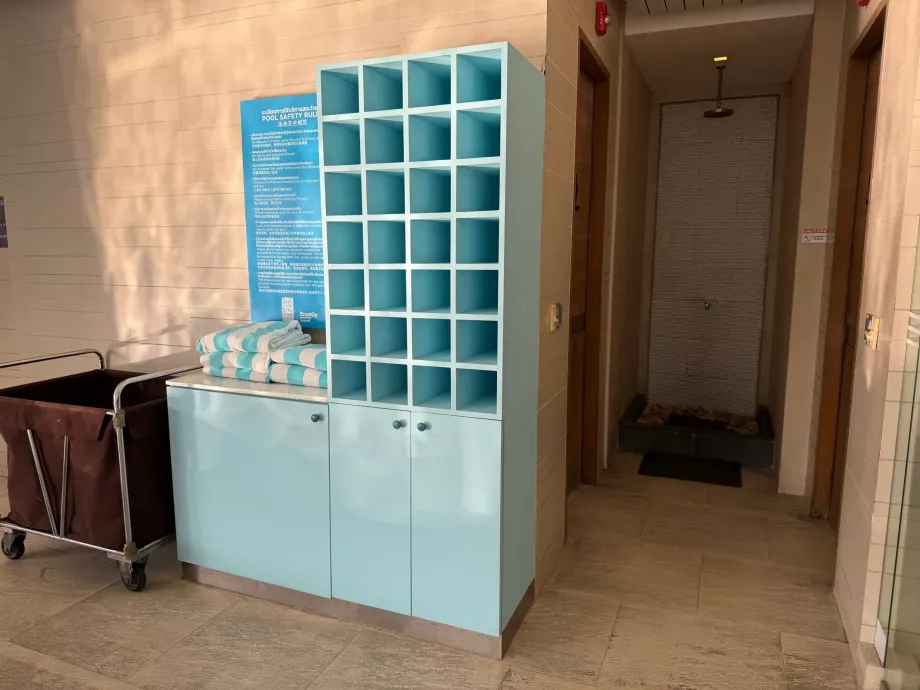 Asciugamani a bordo piscina