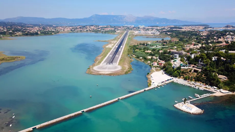 Pista dell'aeroporto di Corfù