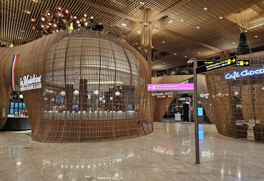 Ristoranti e caffè, Terminal 2