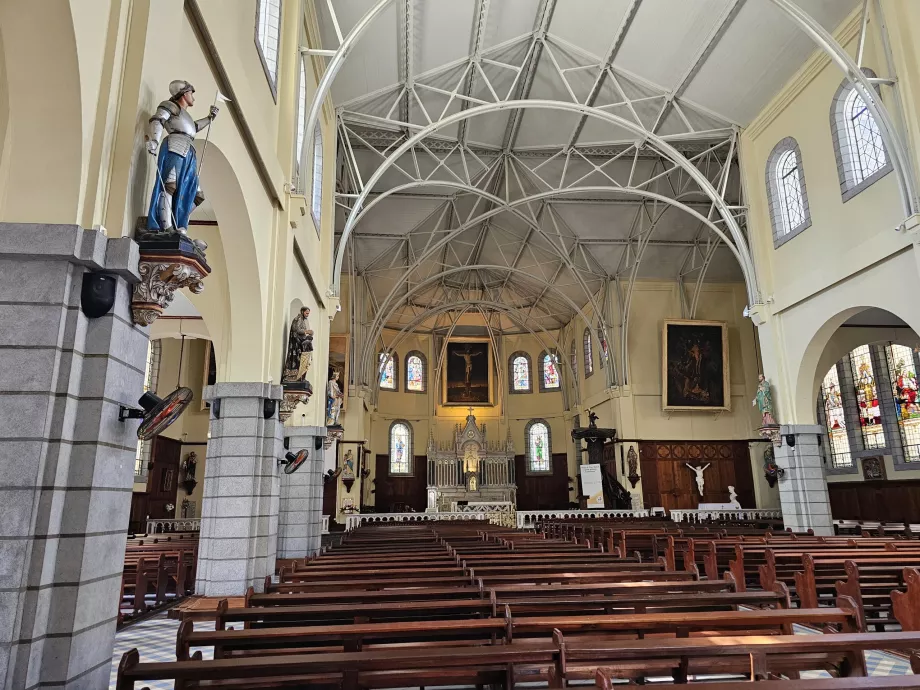 Cattedrale di San Luigi, interno