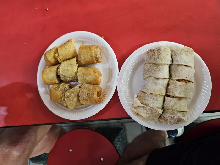 Centro alimentare del complesso di Chinatown, involtini e popiah