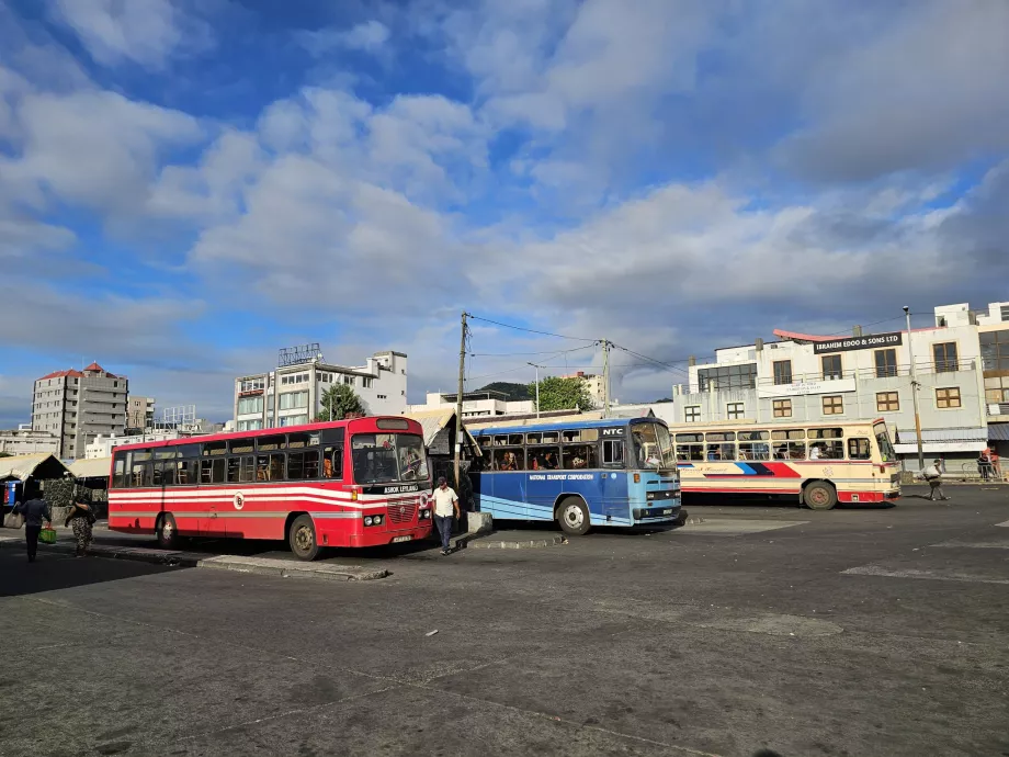 Stazione degli autobus Nord / Piazza dell'Immigrazione
