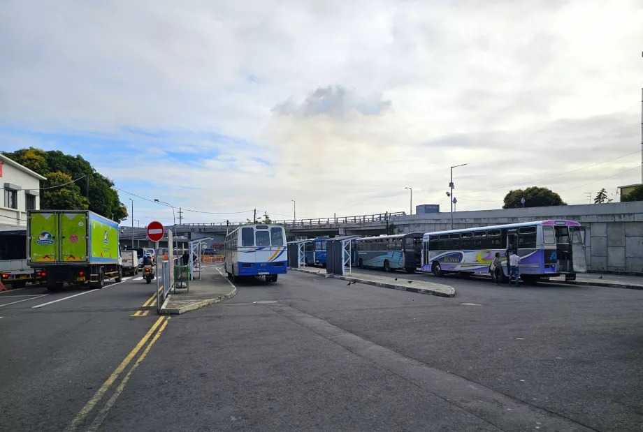 Stazione degli autobus di via Deschartres