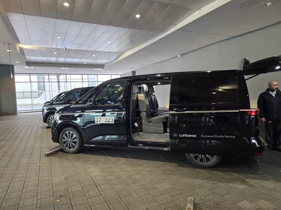 Trasferimento in limousine all'aereo