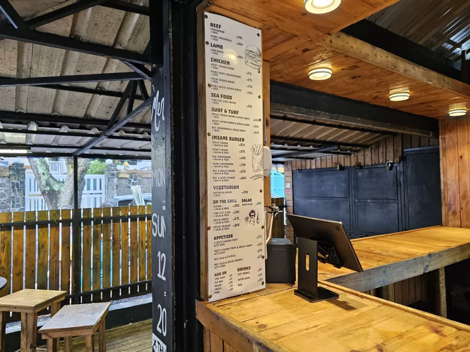 Prezzi degli hamburger sulla spiaggia