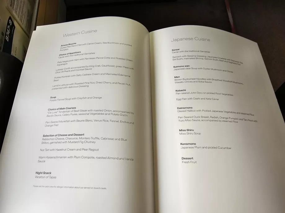 Servizio principale - antipasto, piatto principale, dessert