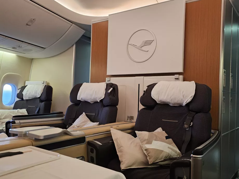 Due sedili al centro della 3a fila