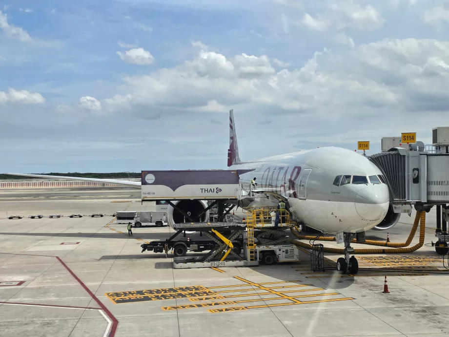 Il nostro Boeing 777-300 dopo l'atterraggio a Bangkok