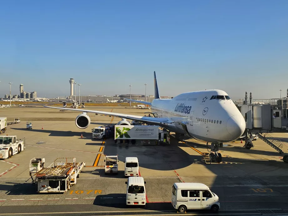 Boeing 747-8 all'aeroporto di Haneda