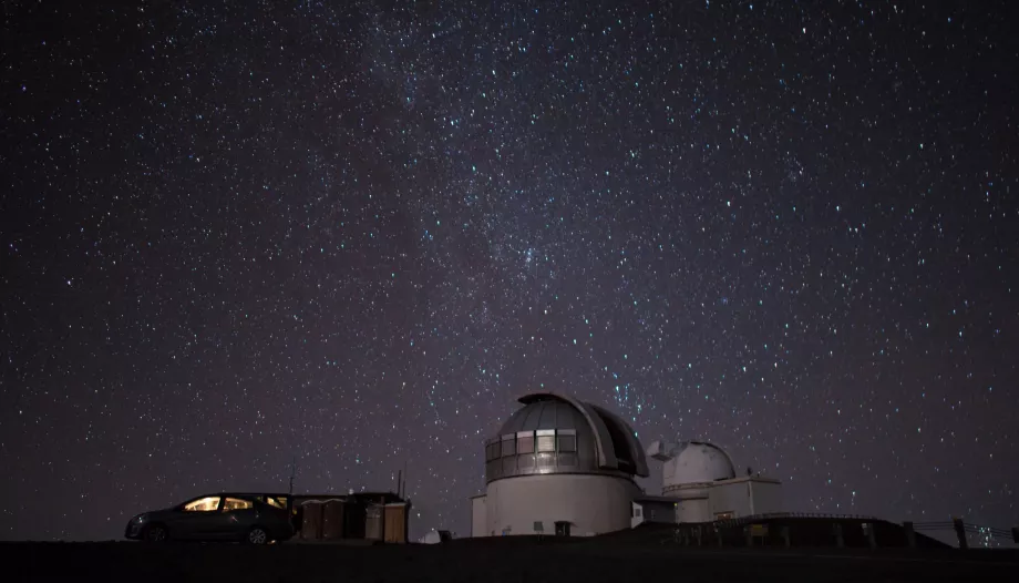 Il cielo notturno su Mauna Kea
