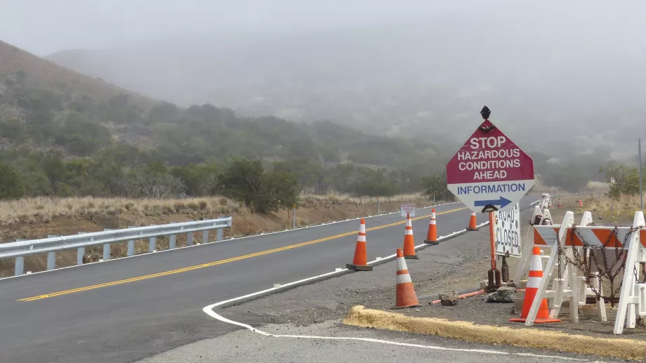 Cartello informativo all'inizio di Mauna Kea Road