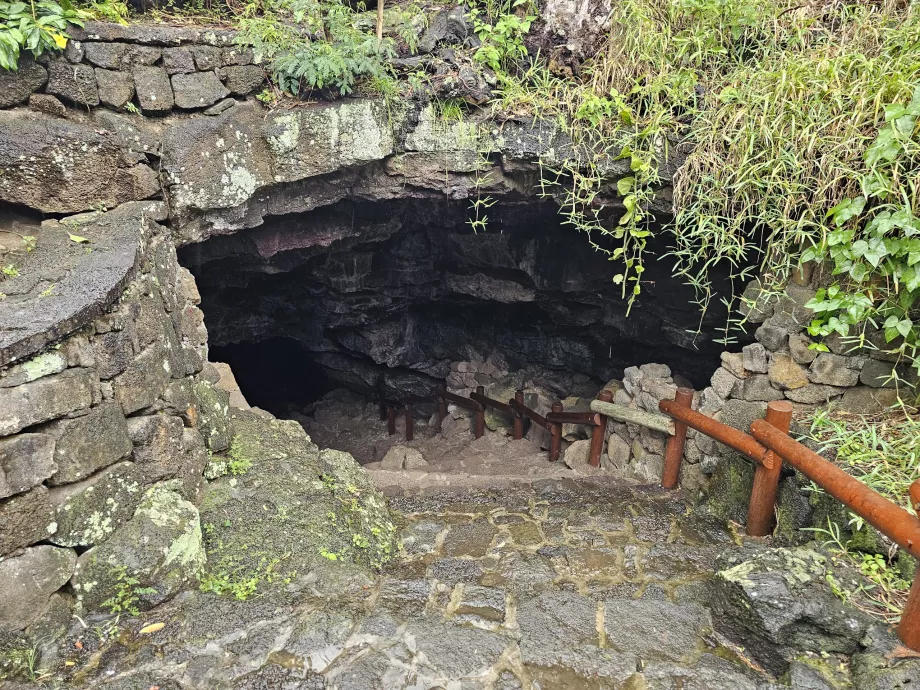 Grotta delle Roches Noires