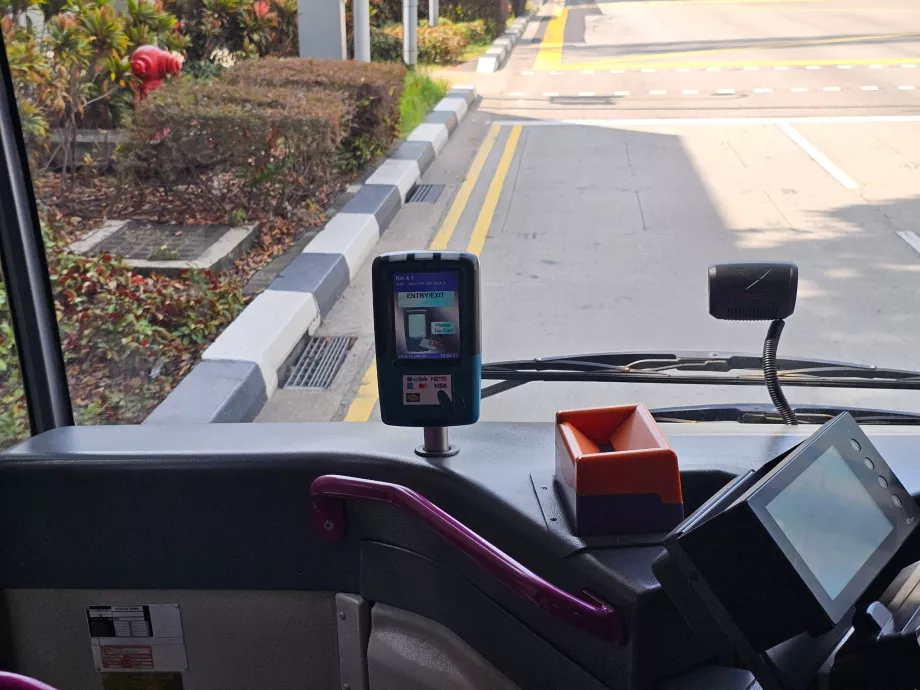 Pagamento con carta sull'autobus