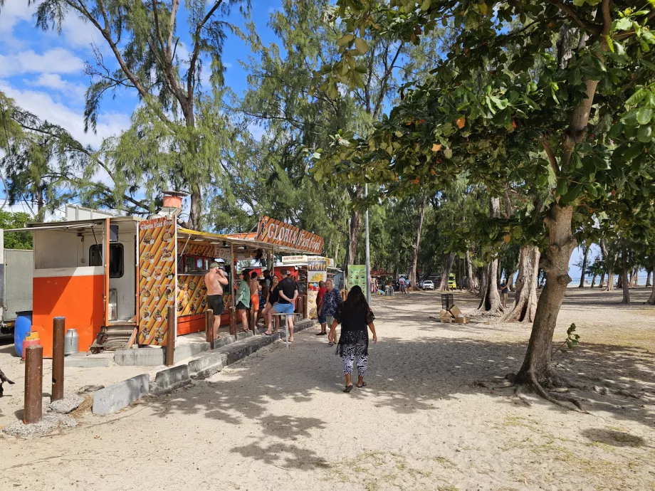 Bancarelle sulla spiaggia di Flic en Flac