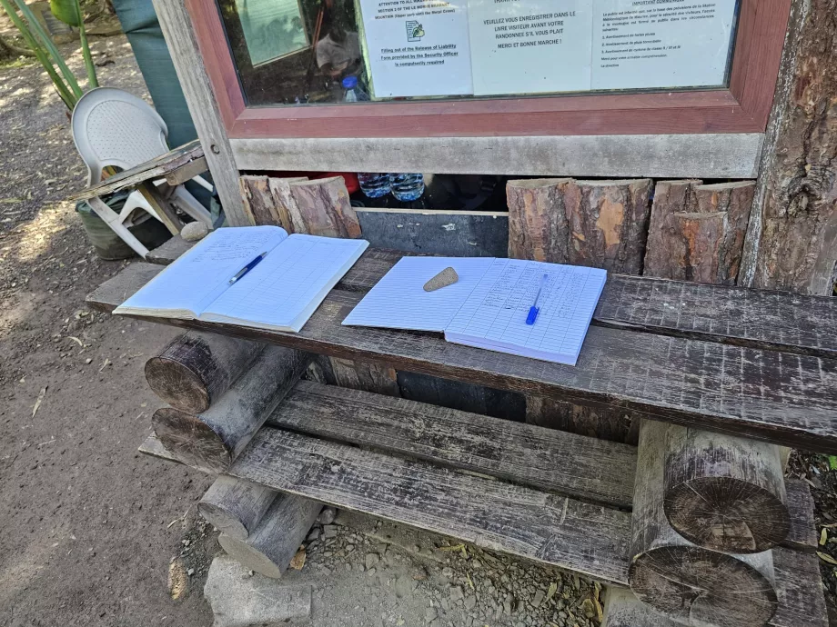 Registrazione prima della scalata di Le Morne