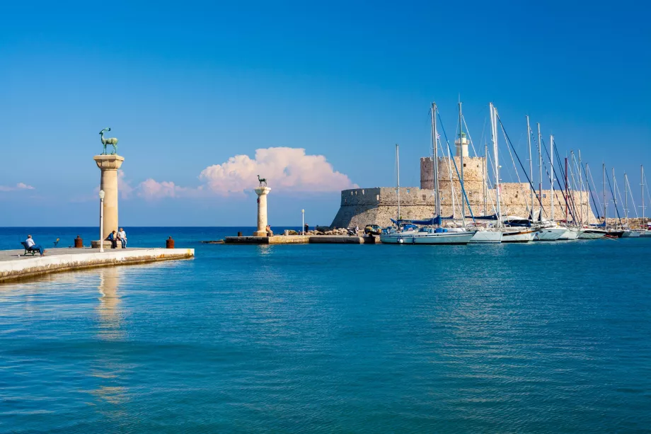 Porto di Mandraki