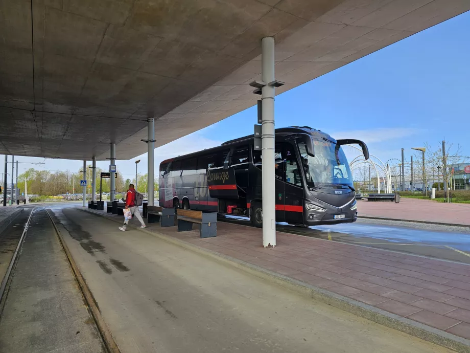 Fermata dell'autobus a lunga percorrenza