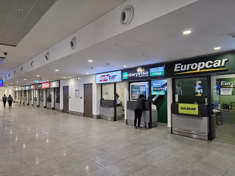 Sportelli di noleggio auto al Terminal 2