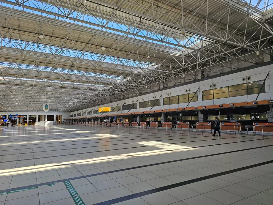 Banchi di check-in al Terminal 2