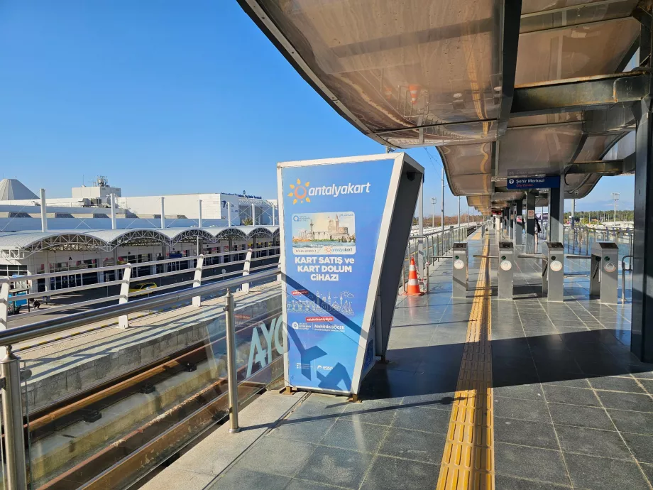 Biglietteria automatica alla fermata del tram