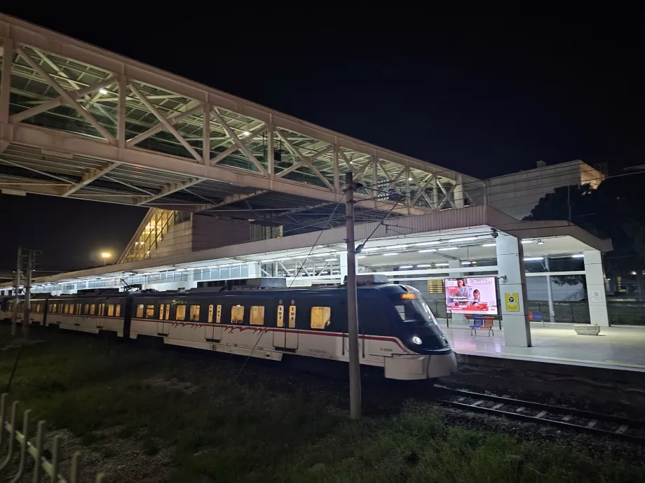 Stazioni della metropolitana nell'aeroporto di Smirne