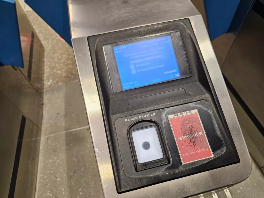 Tornello all'ingresso della stazione della metropolitana