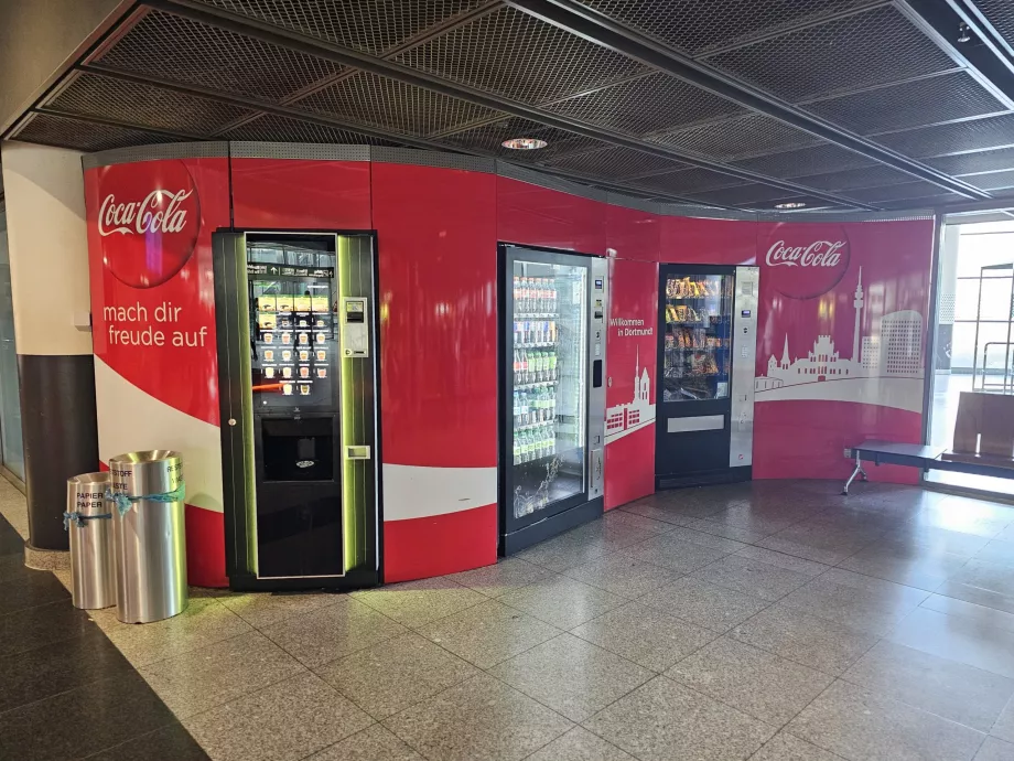 Distributori automatici nella sala arrivi