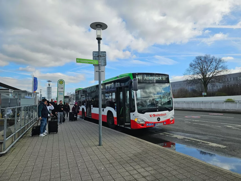 Autobus 490 per la stazione della metropolitana