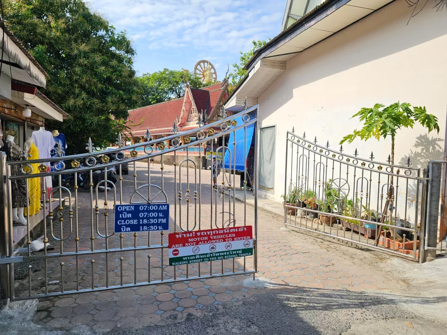 Wat Phra Yai, orari di apertura