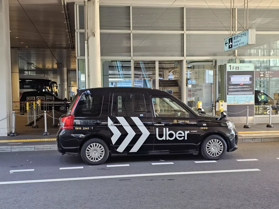 Uber fuori dal Terminal 3