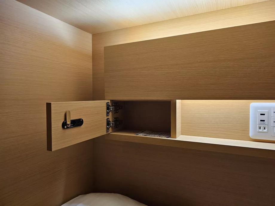 Armadio con serratura