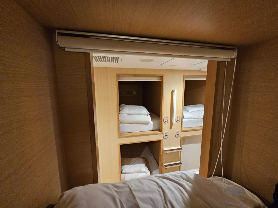 Capsula con rotolo aperto