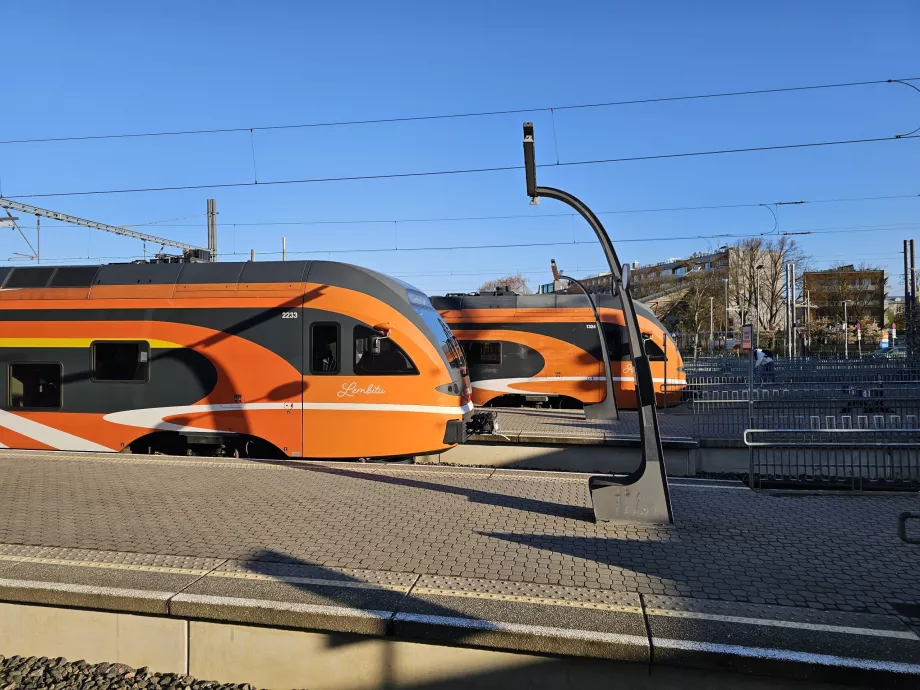 Treni Elron