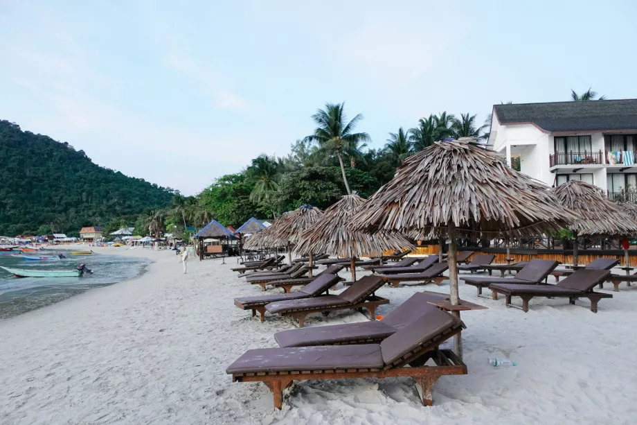 Long Beach, Perhentiany, Malesia