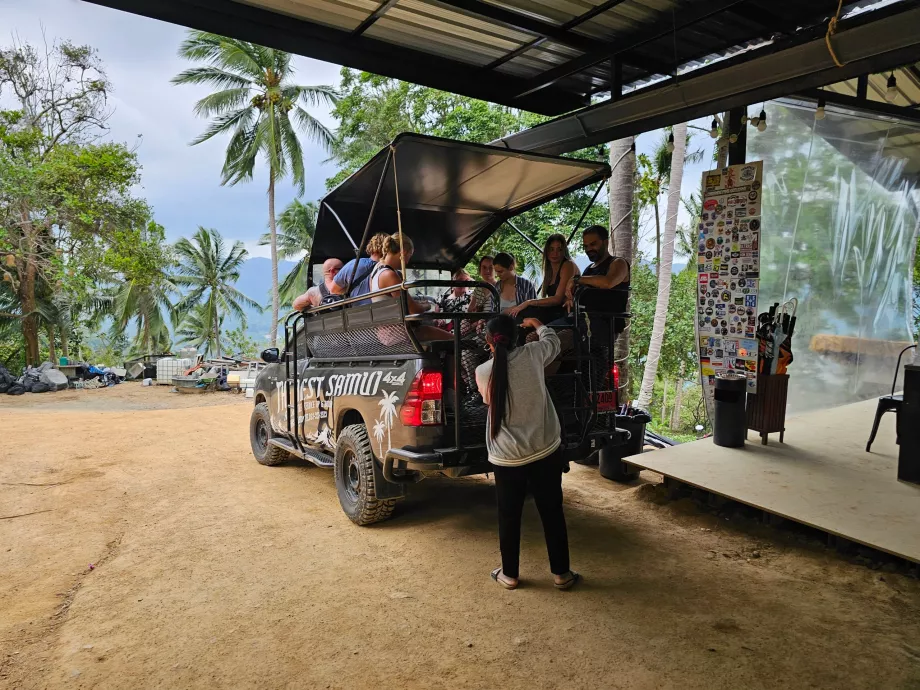 Trasporto jeep a Overlap Stone 2