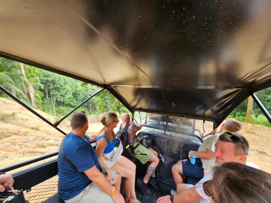 Trasporto jeep a Overlap Stone 2