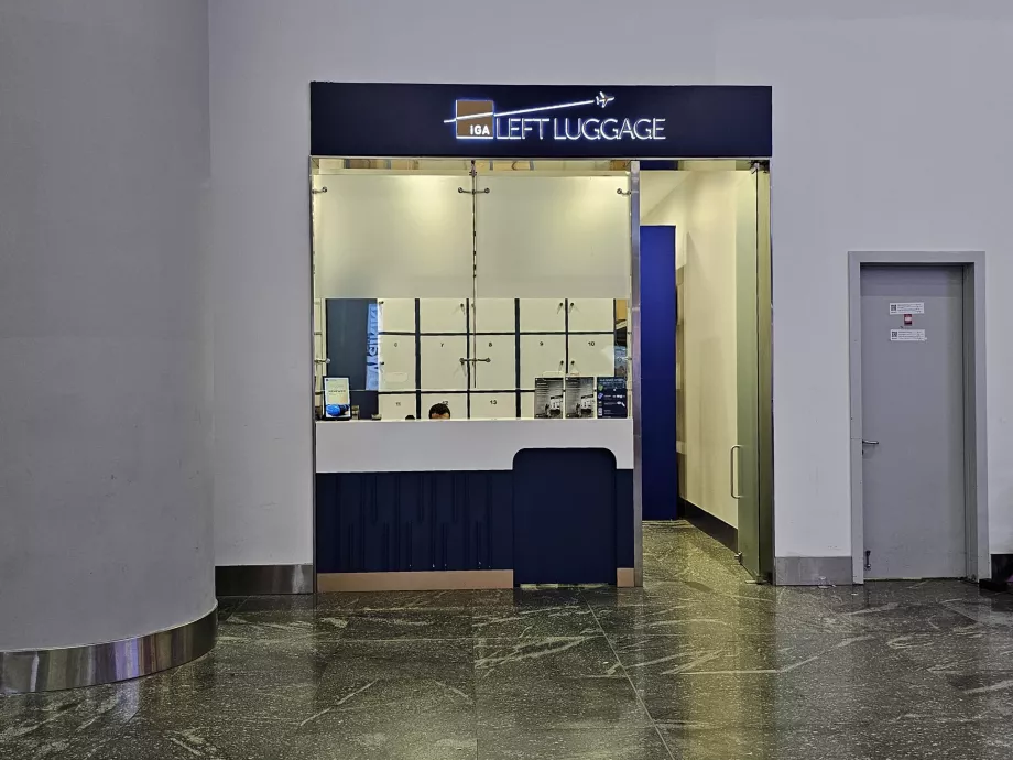 Deposito bagagli nella zona di transito