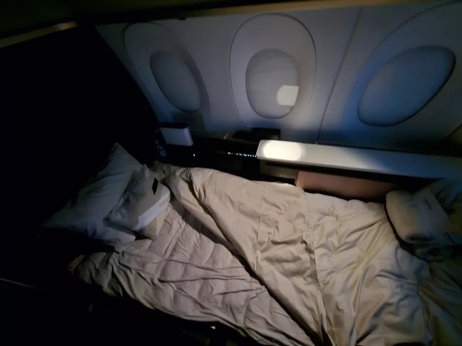 Divano dispiegato in un letto