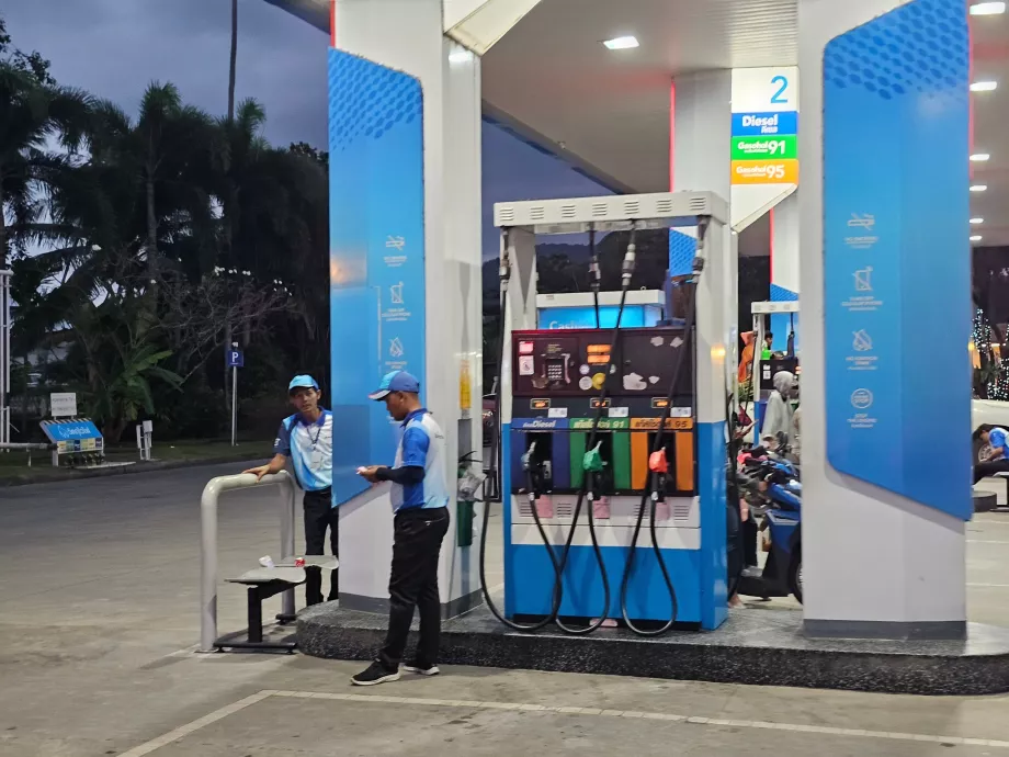 Stazione di pompaggio con operatore