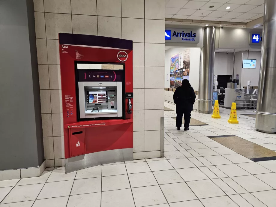 Bancomat nella sala arrivi