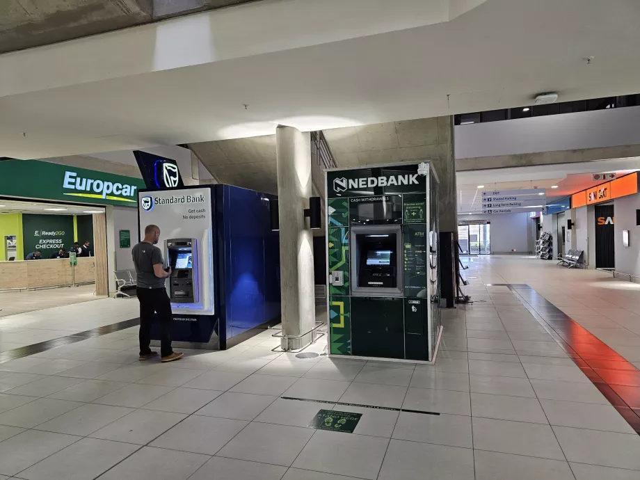 Bancomat nell'edificio del garage