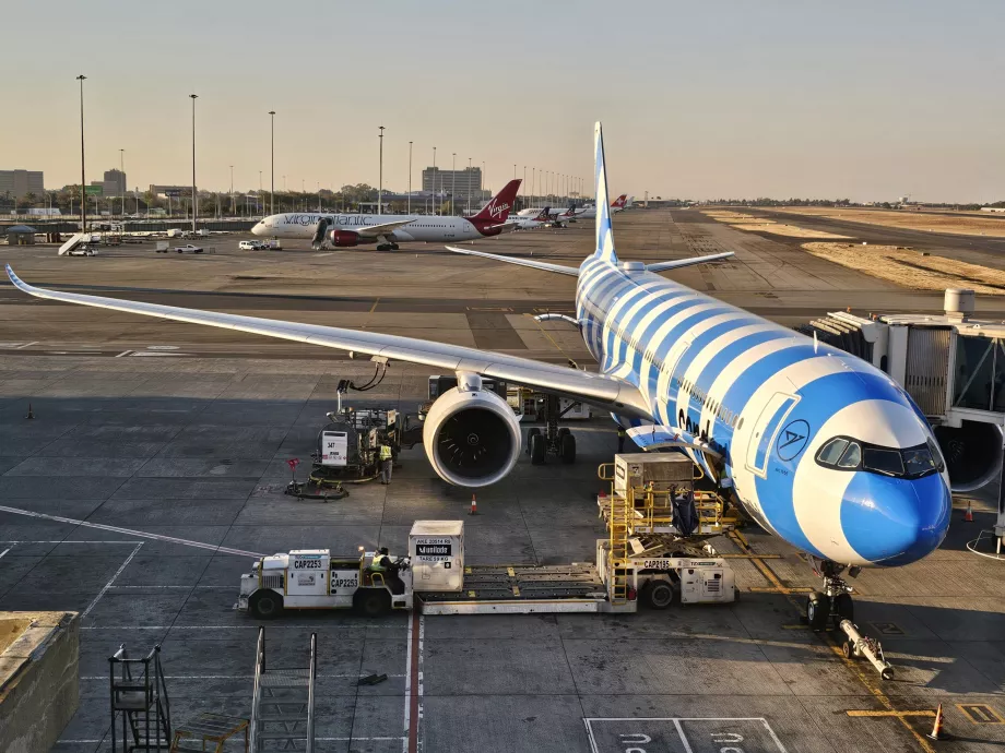 Airbus A330-900 all'aeroporto di Johannesburg
