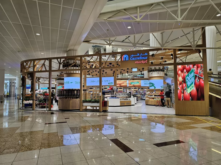 Carrefour, area pubblica, Terminal 3