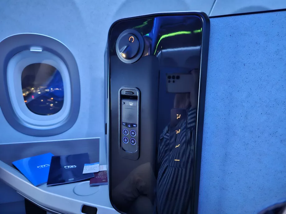 Pannello dei sedili - comando del sedile, lampada e comando IFE