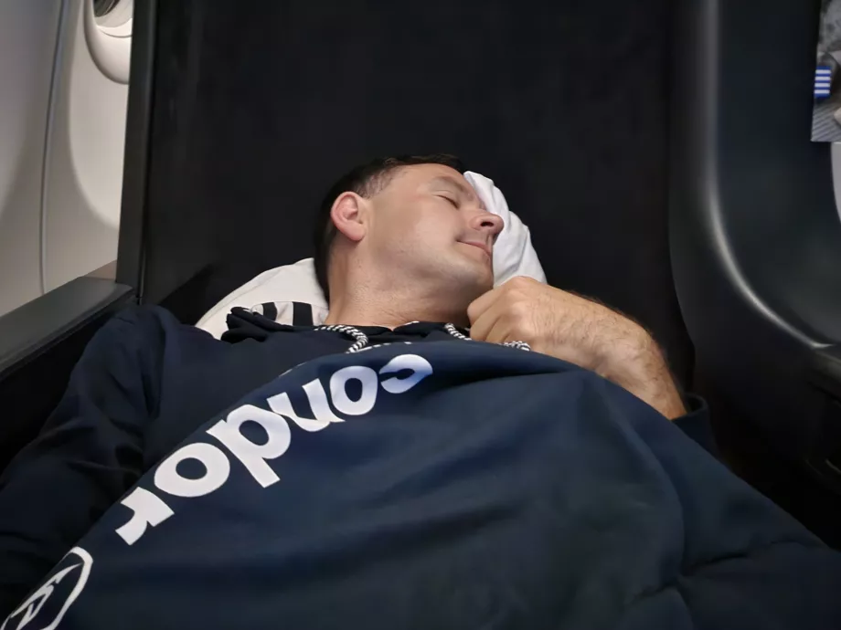 Sto dormendo nella poltrona di prima classe