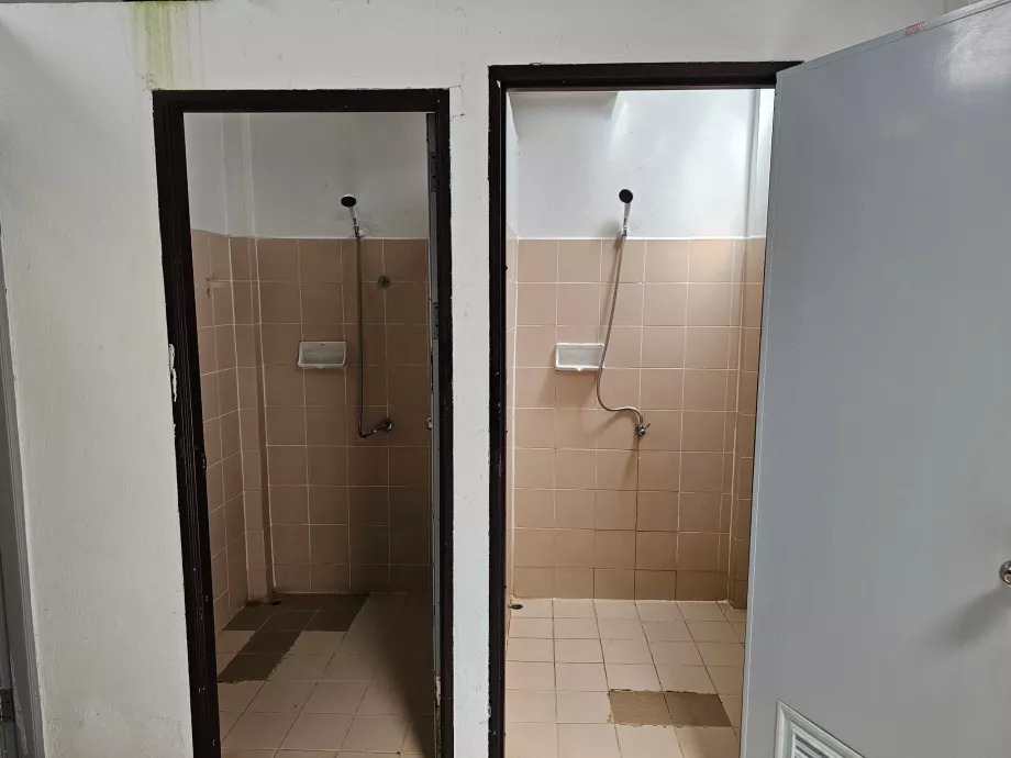 Docce gratuite alla cascata di Phaeng Noi