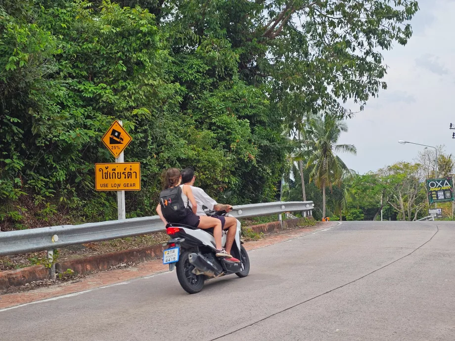 Viaggiare in scooter a Koh Phangan
